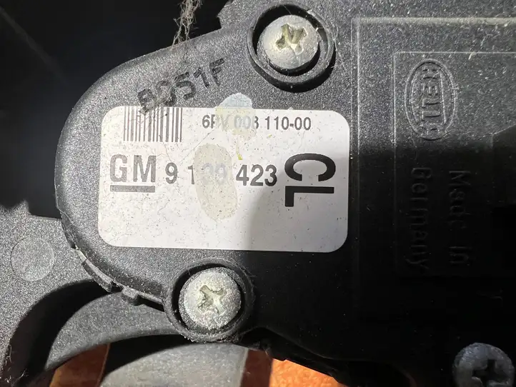 Opel Corsa C (2000 - 2003) 9129423 Педаль акселератора — фото 3