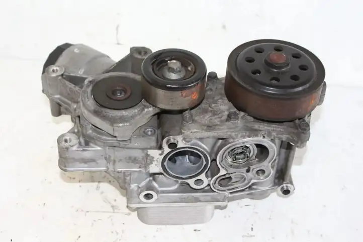 Honda CR-V (2012 - 2016) water pump Кронштейн масляного фильтра — фото 6