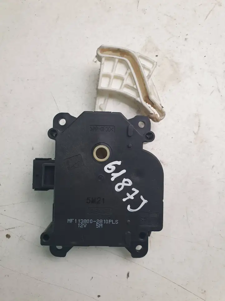 Toyota Auris 150 (2006 - 2012) MF1138002810 Двигатель задвижки потока воздуха — фото 1