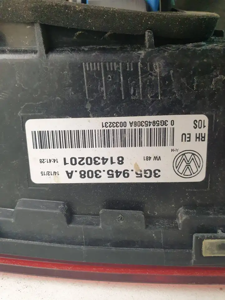 Volkswagen PASSAT B8 (2015 - ) 3G5945308A Задний фонарь в крышке багажника — фото 2