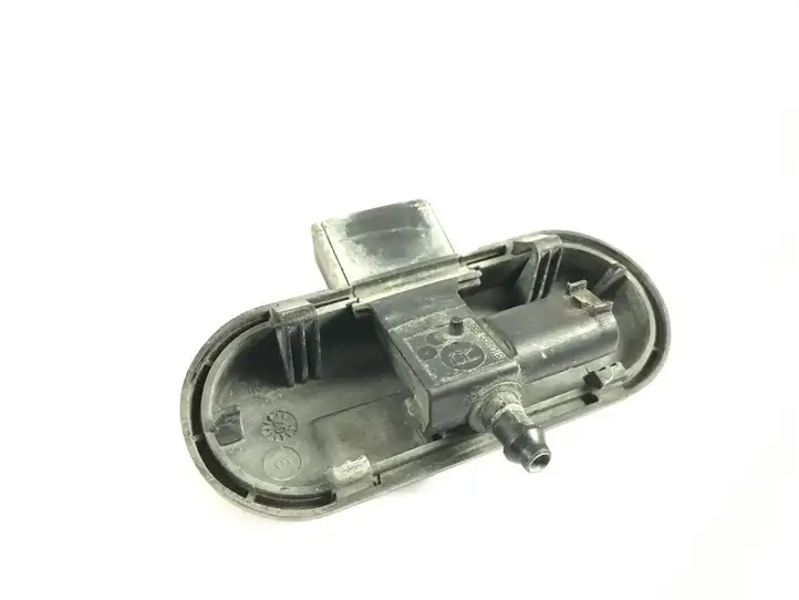 Audi A4 S4 B8 8K (2007 - 2011) 8T0955988 Форсунка омывателя лобового стекла — фото 2
