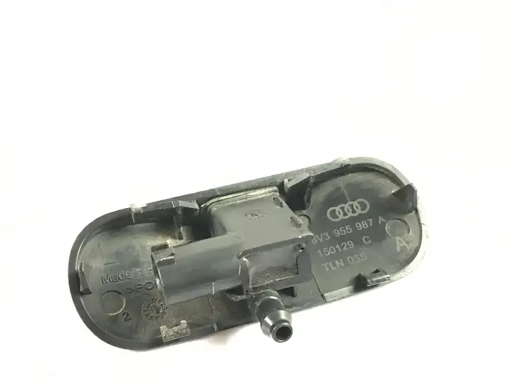 Audi A3/S3 8V (2012 - 2016) 8V3955987A Форсунка омывателя лобового стекла — фото 2