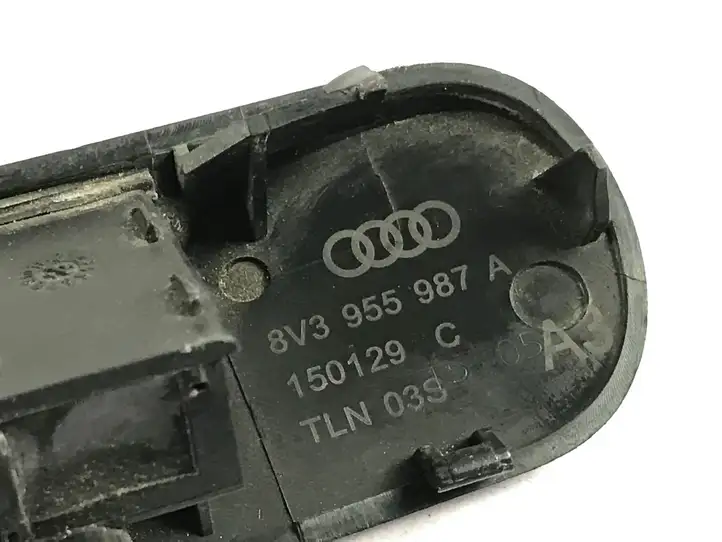 Audi A3/S3 8V (2012 - 2016) 8V3955987A Форсунка омывателя лобового стекла — фото 3