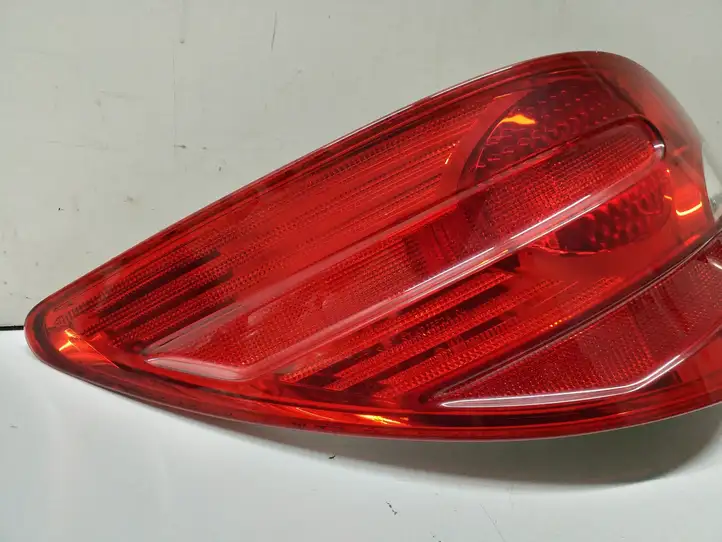Mercedes-Benz R W251 (2005 - 2013) A2518200364 Задний фонарь в кузове — фото 6