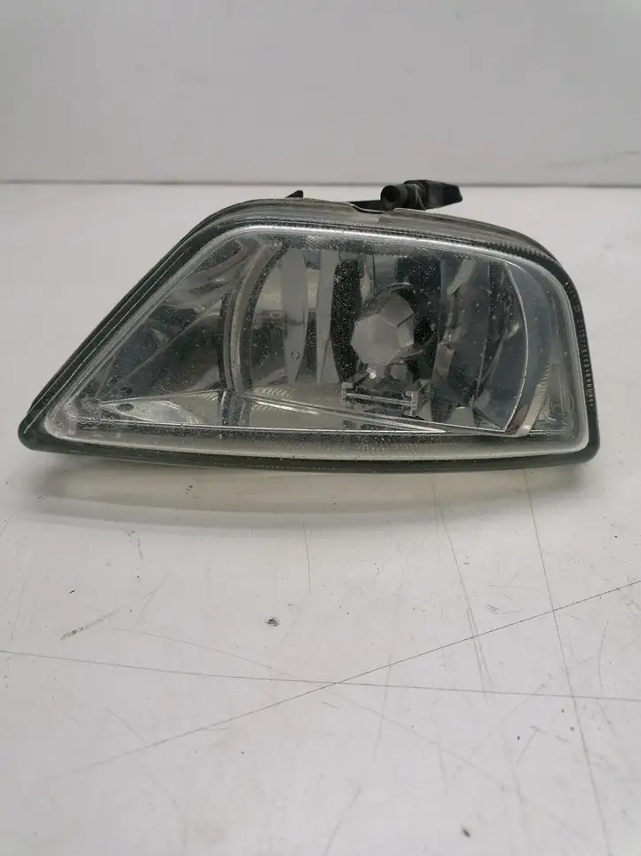 Ford Focus (1998 - 2004) 2M5115K201AG Передняя противотуманная фара — фото 1