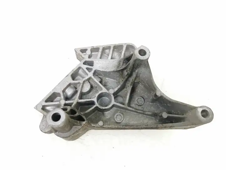 Volkswagen PASSAT B6 (2005 - 2010) 03G199207A Кронштейн двигателя — фото 6
