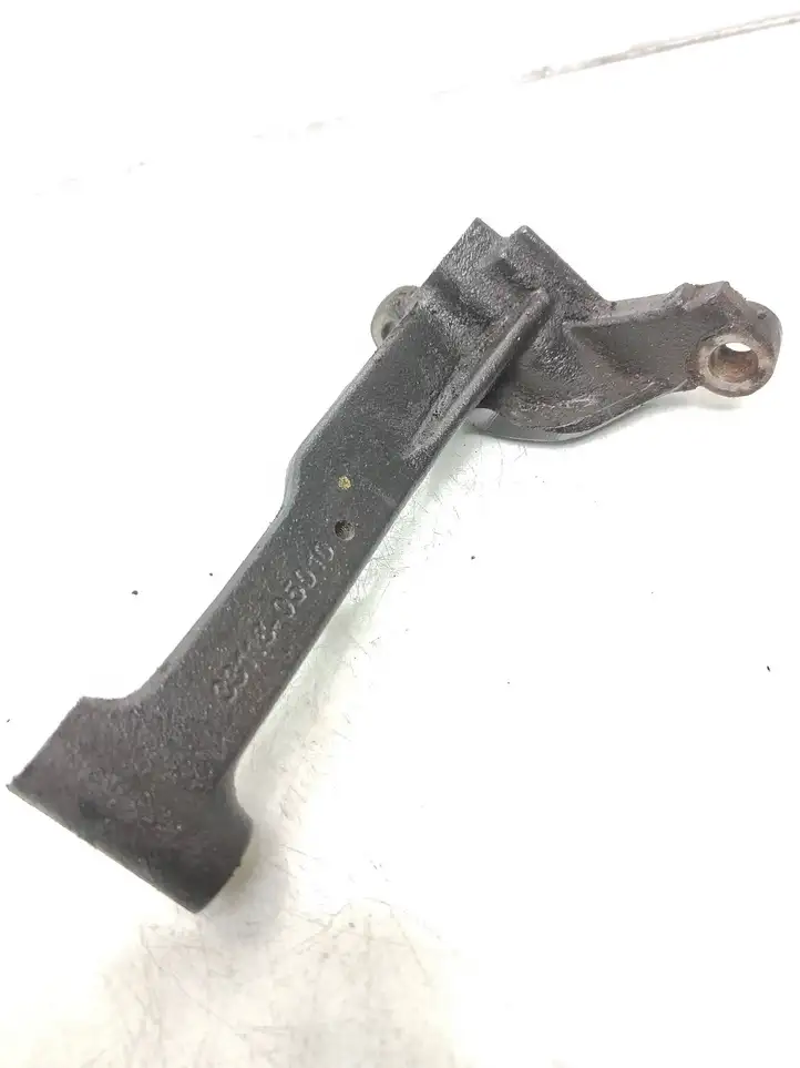 Toyota Avensis T250 (2006 - 2009) 3311805010 Кронштейн двигателя — фото 2