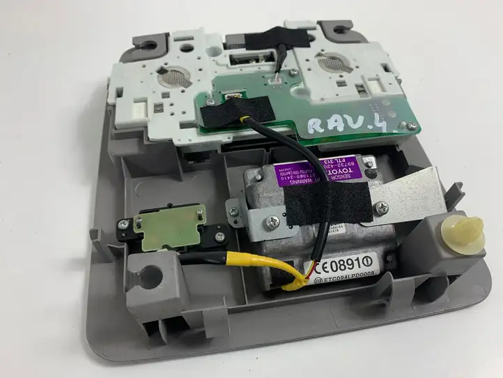 Toyota RAV 4 (XA30) (2006 - 2016) 8973242020 Передняя подсветка — фото 3
