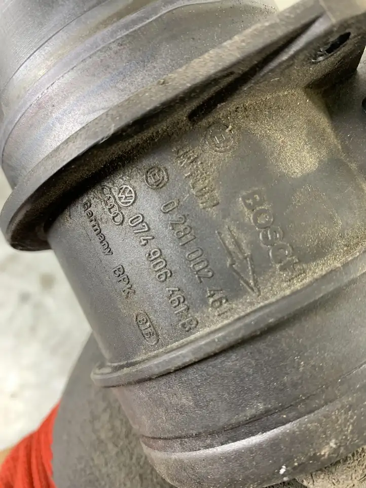 Volkswagen PASSAT B6 (2005 - 2010) 0281002461 Датчик массового расхода воздуха — фото 3