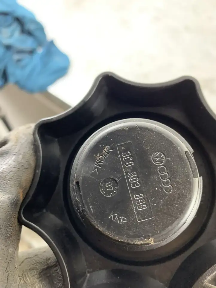 Volkswagen PASSAT B6 (2005 - 2010) 3C0803899 Болт крепления запасного колеса — фото 4