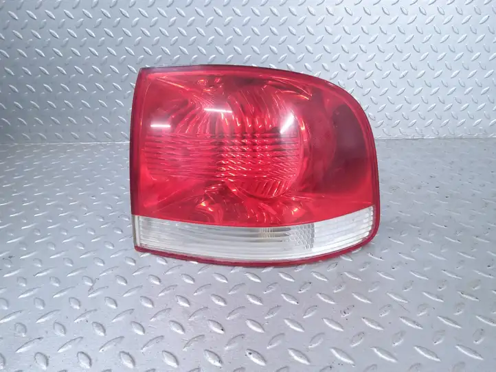 Volkswagen Touareg I (2002 - 2010) 7L6945096L Задний фонарь в кузове — фото 1