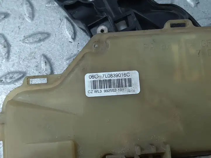 Volkswagen Touareg I (2002 - 2010) 7L0839016C Замок задней двери — фото 2