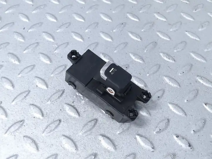 Kia Ceed (2015 - 2018) 93580A2100 Кнопка стеклоподъемников — фото 2