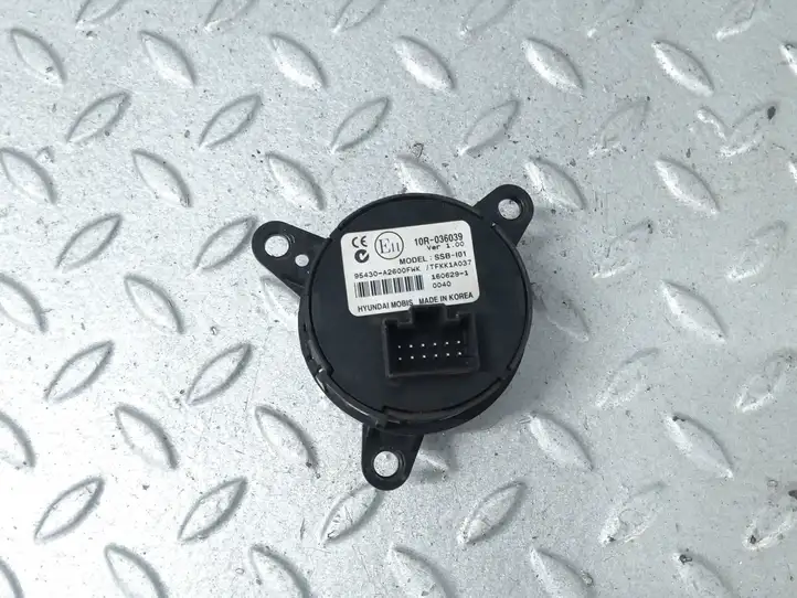 Kia Ceed (2015 - 2018) 95430A2600FWK Включатель зажигания и стартера — фото 4