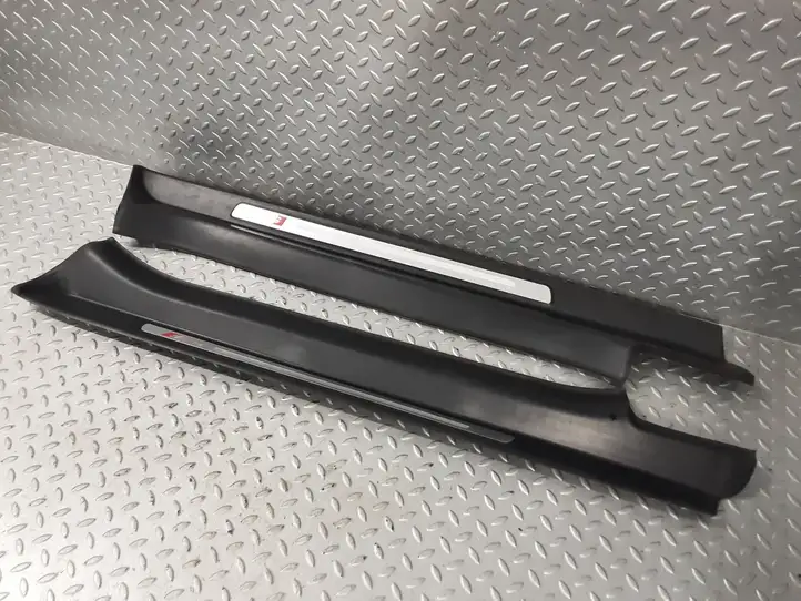 Audi TT TTS Mk2 (2006 - 2010) 8J0853491G Внутренняя отделка переднего порога — фото 2