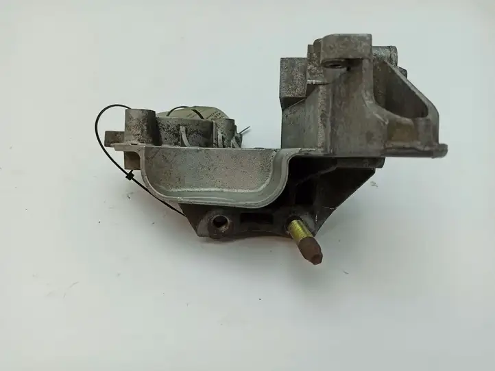 Ford Focus (2005 - 2008) 1N1G6F001AC Кронштейн двигателя — фото 4