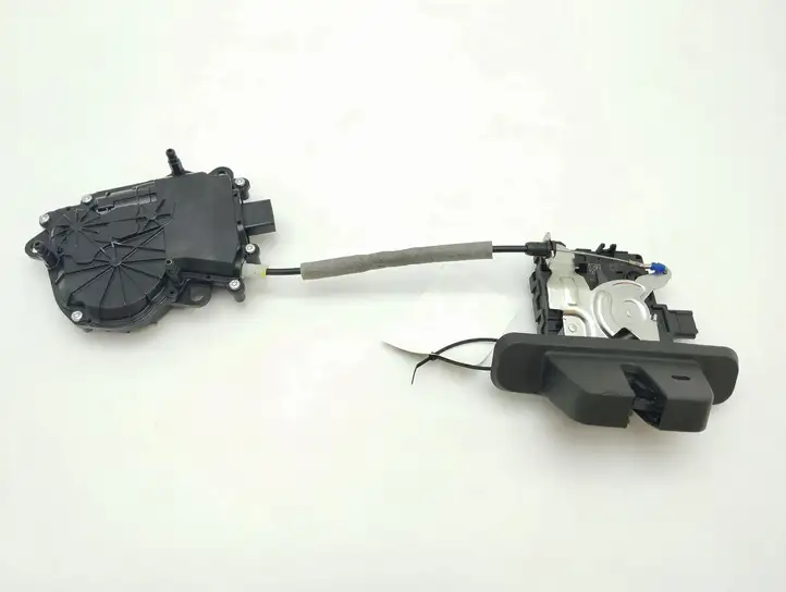 Jaguar F-Pace (2016 - ) 939434107 Замок крышки багажника — фото 17
