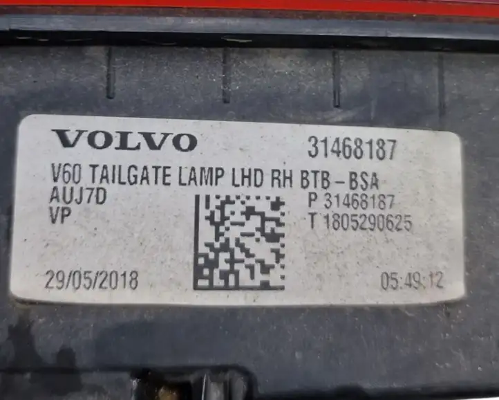 Volvo V60 (2018 - ) 31468187 Задний фонарь в крышке багажника — фото 7