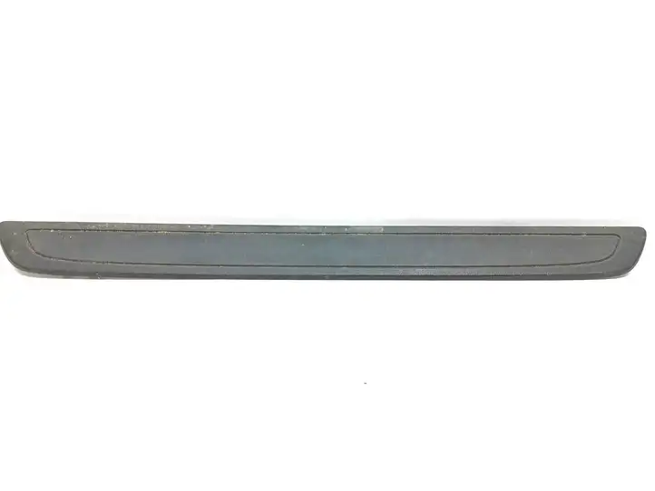 Toyota Auris 150 (2006 - 2012) 6791102070 Внутренняя отделка переднего порога — фото 1