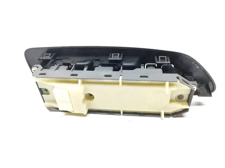 Toyota Auris 150 (2006 - 2012) 8404002080 Блок кнопок стеклоподъемников — фото 2