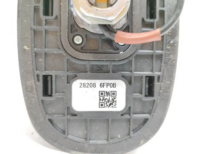 Nissan X-Trail T32 (2014 - 2021) 9049980Z8Z GPS антенна — фото 4