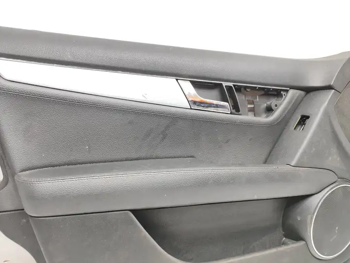 Mercedes-Benz C W204 (2007 - 2014) Обшивка передней двери — фото 4
