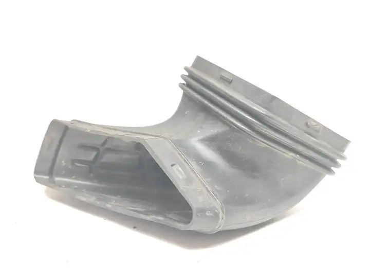 Audi A4 S4 B8 8K (2007 - 2011) 8K0129739A Детали воздухозаборника — фото 2