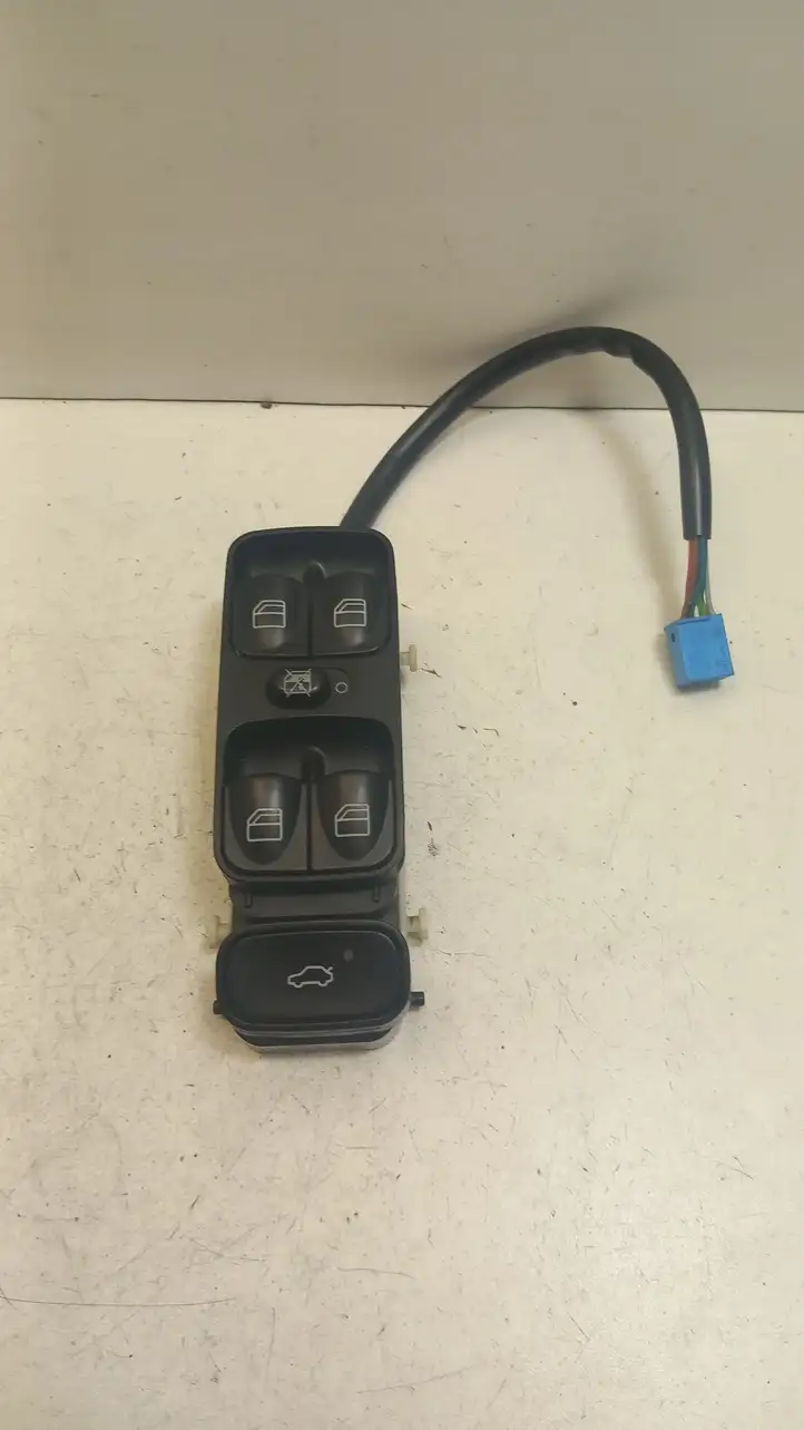 Mercedes-Benz C W203 (2000 - 2007) A2038210679 Блок кнопок стеклоподъемников — фото 2