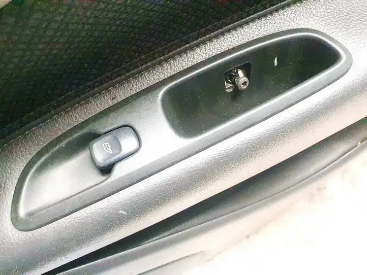 Volvo V70 (2000 - 2004) Кнопка стеклоподъемников — фото 2
