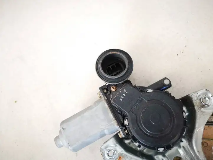 Toyota Avensis Verso (2001 - 2004) 8572044050 Стеклоподъемник задней двери — фото 2