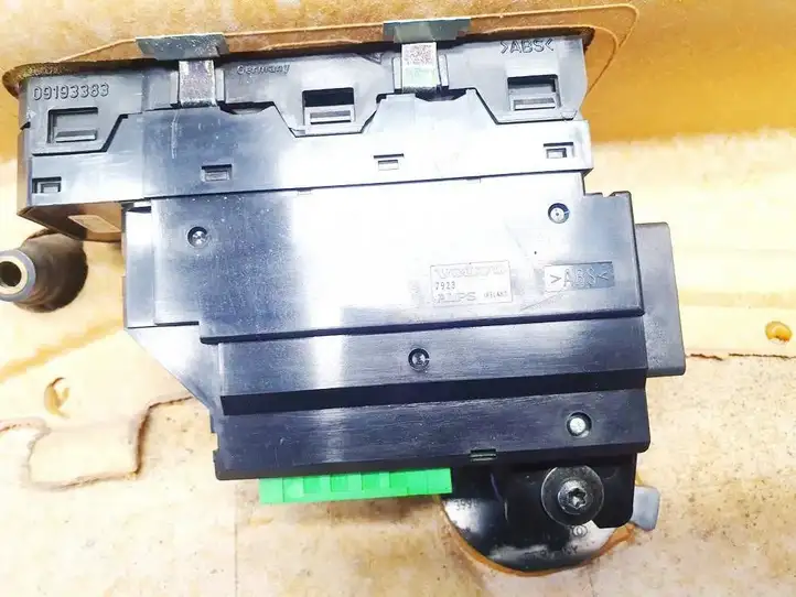 Volvo V70 (2000 - 2004) 09193383 Кнопка стеклоподъемников — фото 3