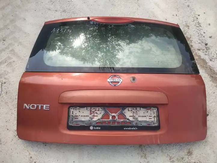 Nissan Note (E11) (2006 - 2014) oranzinis Крышка багажника — фото 1