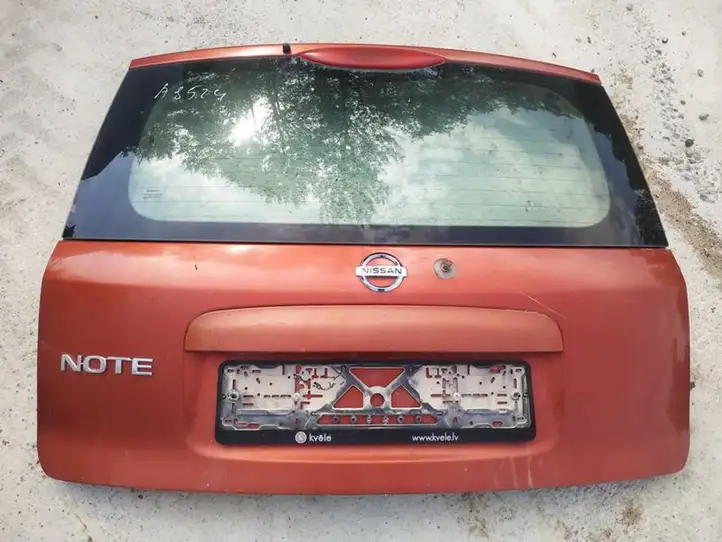 Nissan Note (E11) (2006 - 2014) oranzinis Крышка багажника — фото 2