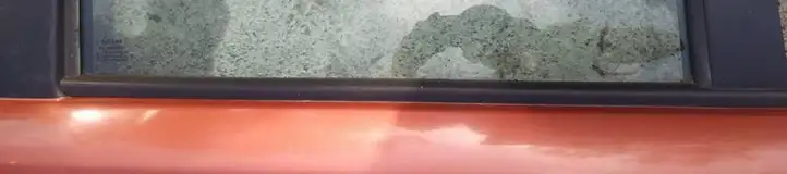 Nissan Note (E11) (2006 - 2014) Накладка стекла задней двери — фото 1
