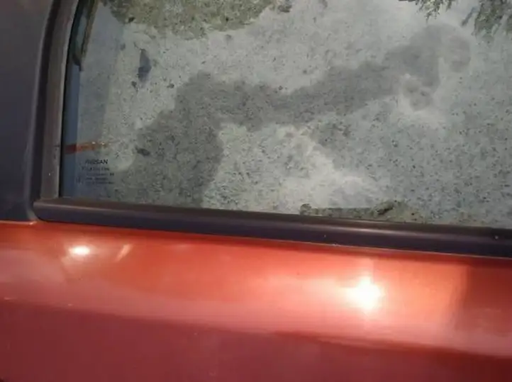 Nissan Note (E11) (2006 - 2014) Накладка стекла задней двери — фото 2