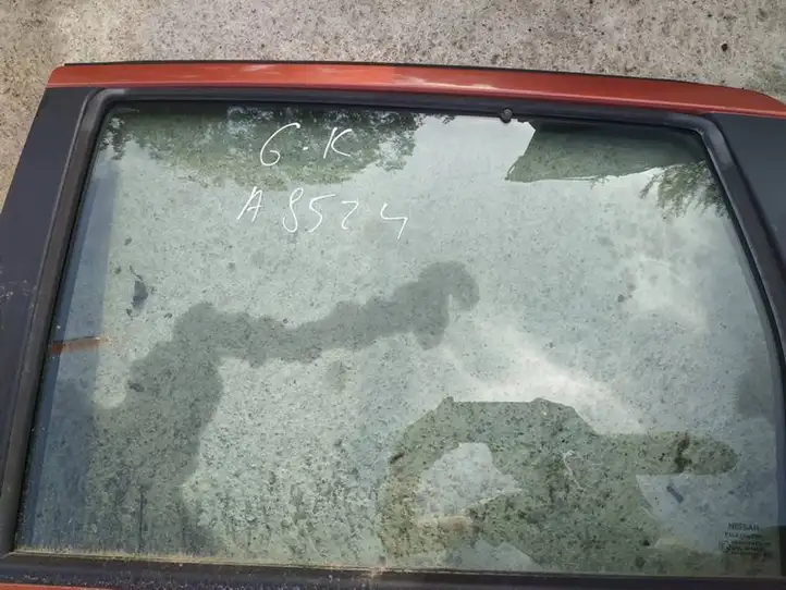 Nissan Note (E11) (2006 - 2014) Стекло задней двери — фото 1