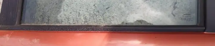 Nissan Note (E11) (2006 - 2014) Накладка стекла задней двери — фото 1