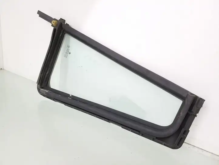 Skoda Octavia Mk2 (1Z) (2004 - 2013)   Маленькое стекло 