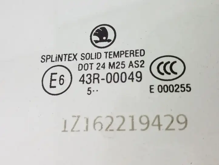 Skoda Octavia Mk2 (1Z) (2004 - 2013)   Маленькое стекло 