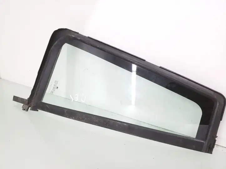 Skoda Octavia Mk2 (1Z) (2004 - 2013)   Маленькое стекло 