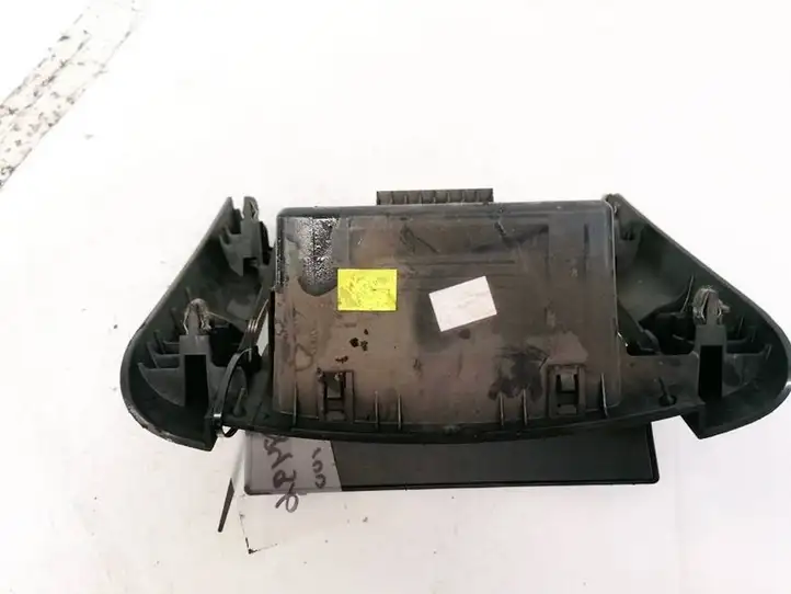 Kia Ceed (2006 - 2010) 847701H000 Вещевой ящик — фото 2