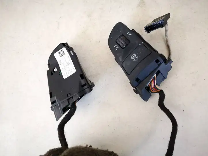 Audi A6 S6 C6 4F (2004 - 2008) 4f0951527l Кнопки на рулевом колесе — фото 3