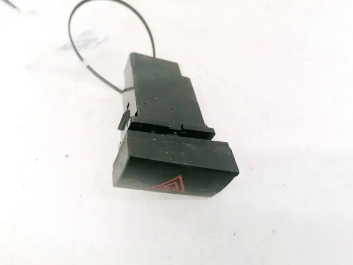 Hyundai Santa Fe (2005 - 2009) 864W0140 Включатель аварийных фонарей — фото 1