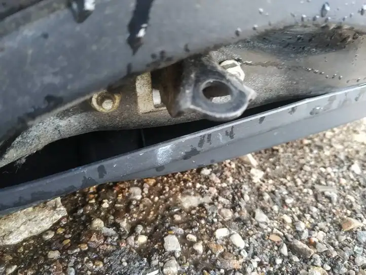 Toyota Corolla E120 E130 (2000 - 2004) Ограничитель задней двери — фото 1