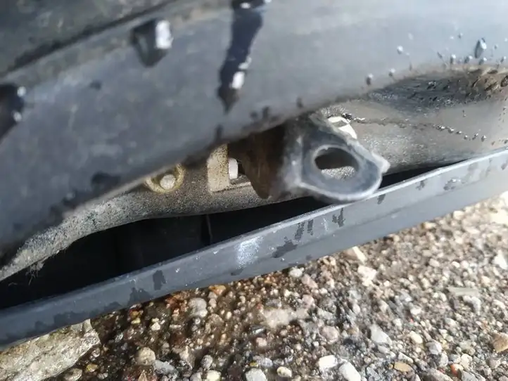 Toyota Corolla E120 E130 (2000 - 2004) Ограничитель задней двери — фото 2