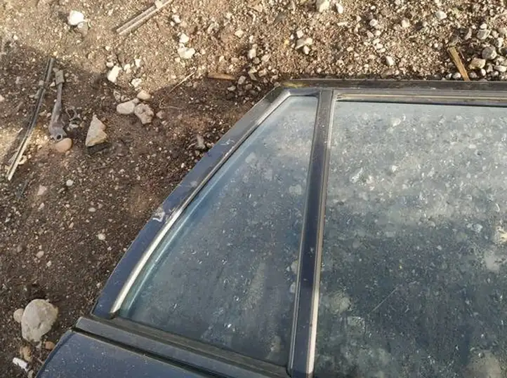 Toyota Corolla E120 E130 (2000 - 2004) Форточка двери — фото 1