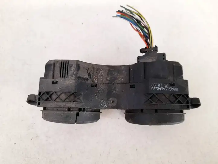 Ford Focus (1998 - 2004) 98ag19a945bg Кнопка обогрева стекла — фото 2