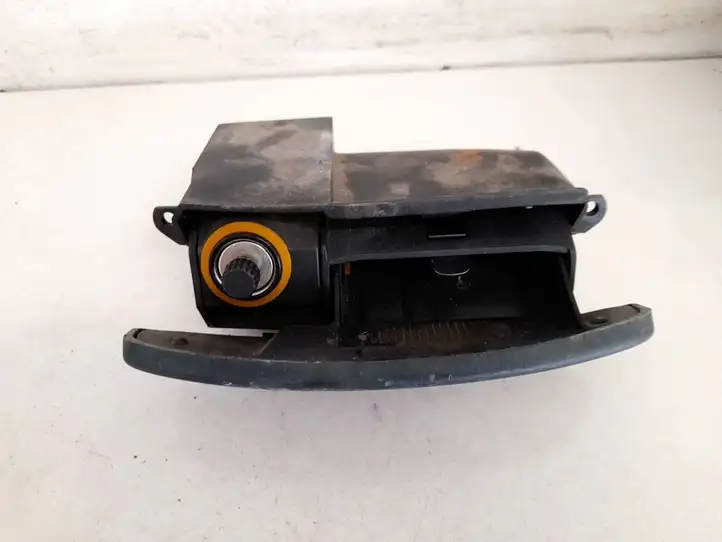 Renault Megane II (2002 - 2005) 7700847578 Передняя пепельница — фото 2