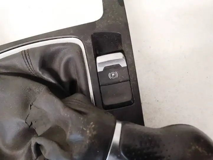 Audi A4 S4 B8 8K (2007 - 2011) 8K0959673A Кнопка ручного тормоза — фото 2