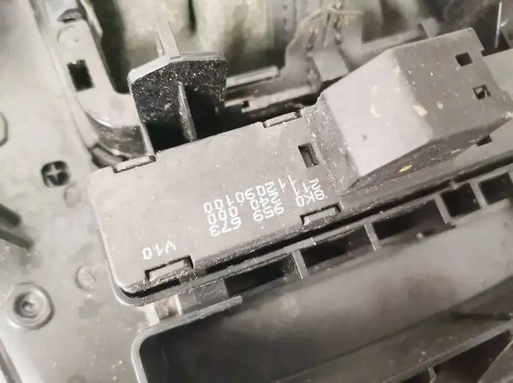 Audi A4 S4 B8 8K (2007 - 2011) 8K0959673A Кнопка ручного тормоза — фото 6